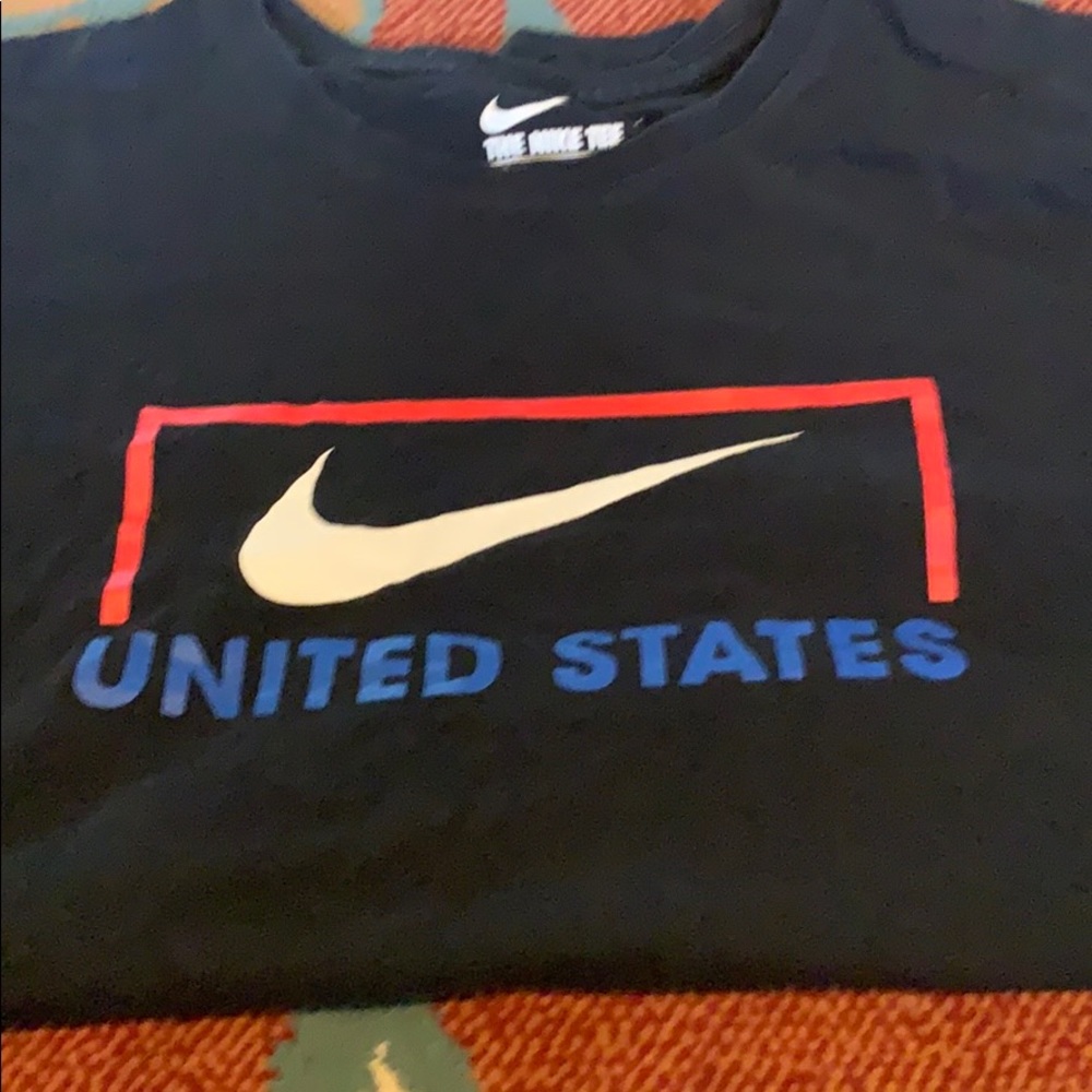 Size Small Nike United States black shirt